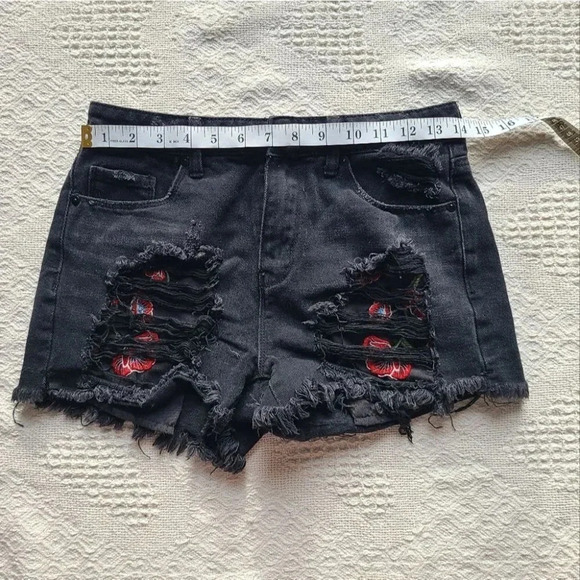 Dex, Distressed Cutoffs with Peekaboo Rose Embroidered Pockets. - Picture 5 of 8
